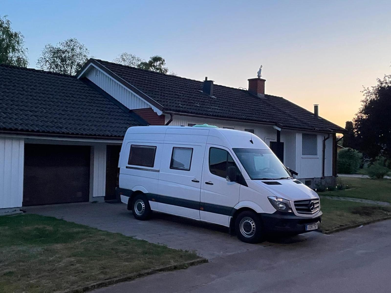 Modern 3 Bed Rooms In Almhult Close To Vaxjo Airport Zewnętrze zdjęcie